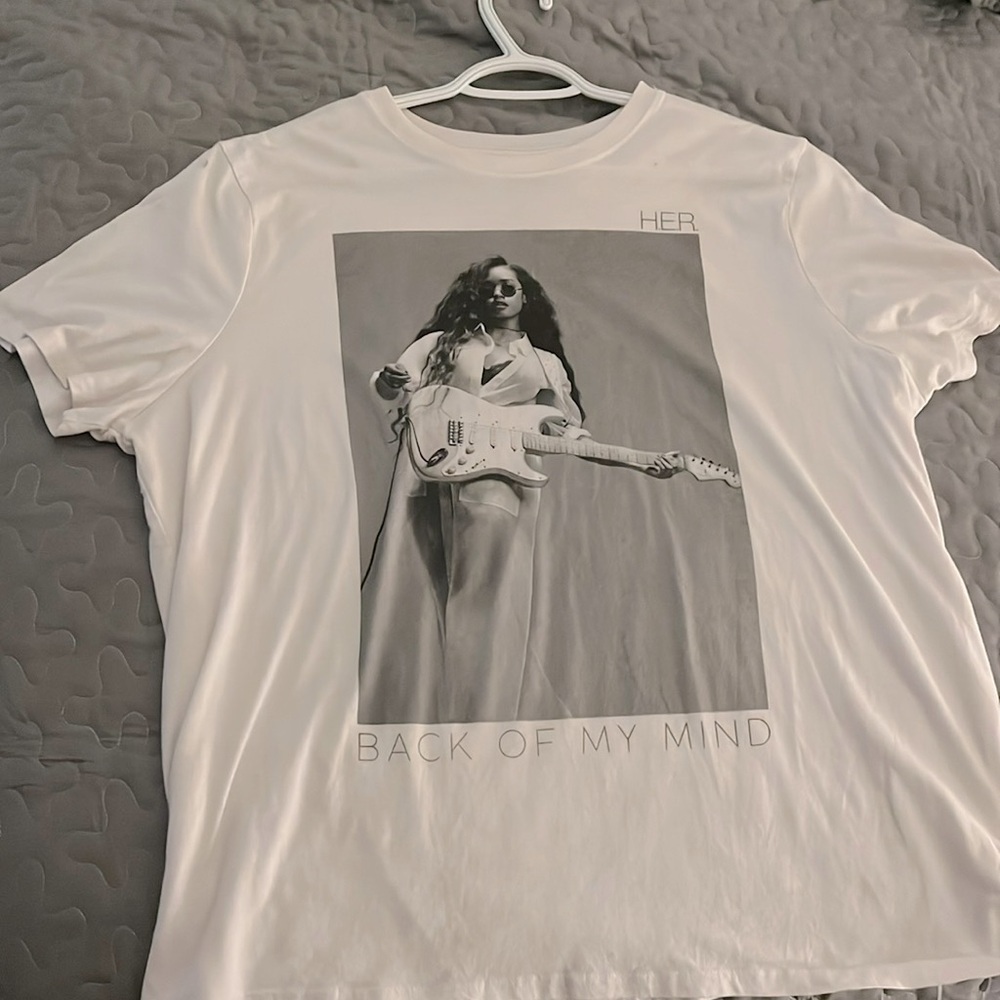H.E.R. “Back of My Mind” Album t-shirt